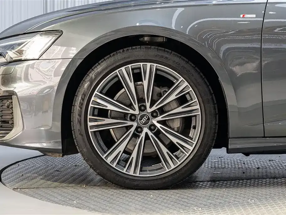 Audi A6L — фото 10