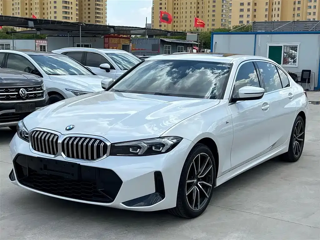 BMW 3 Series 2023 из CN, фото 1