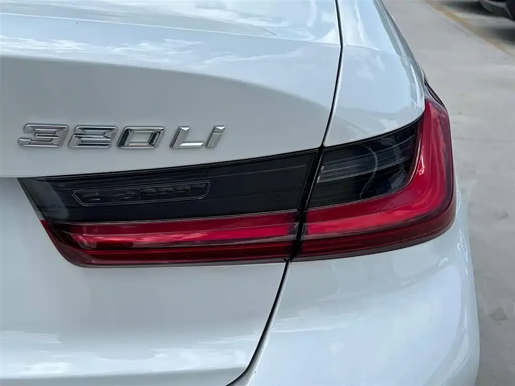 BMW 3 Series 2023 из CN, фото 2
