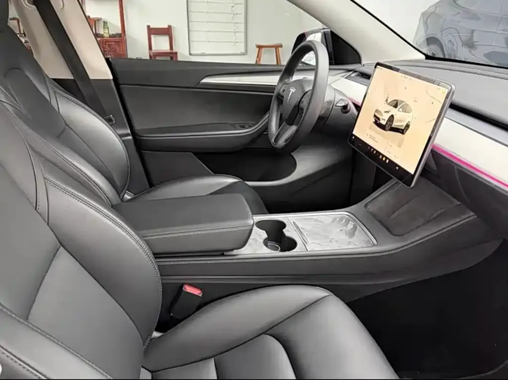 Tesla Model Y — фото 6