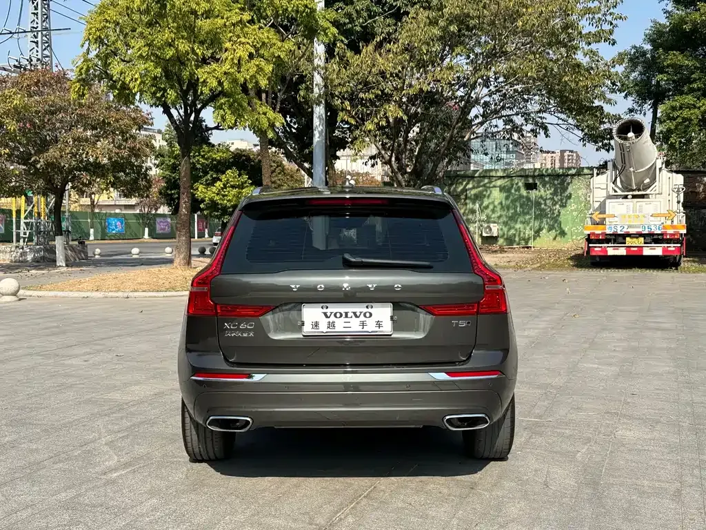 Volvo XC60 — фото 9