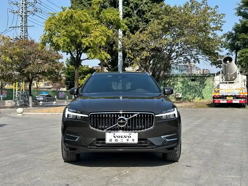 Volvo XC60 — фото 7