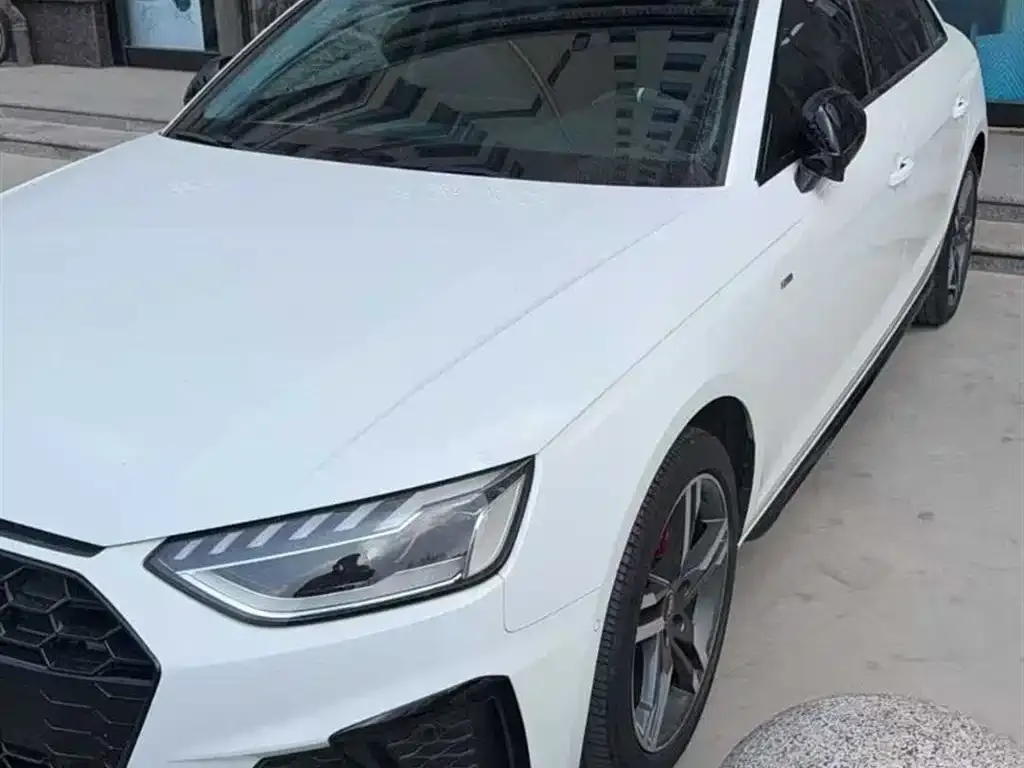 Audi A4L 2022 из CN, фото 2