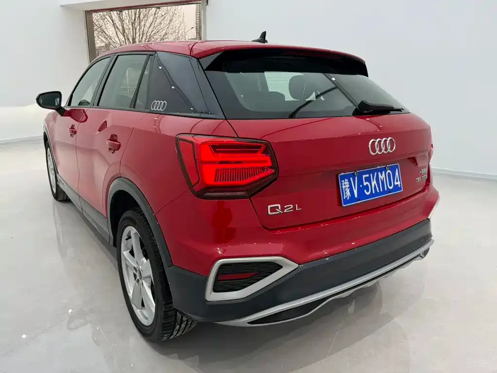 Audi Q2L — фото 5