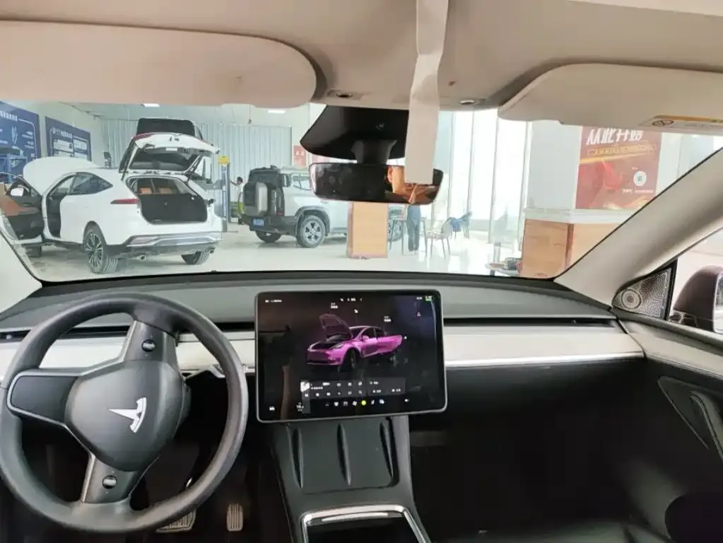 Tesla Model Y — фото 5