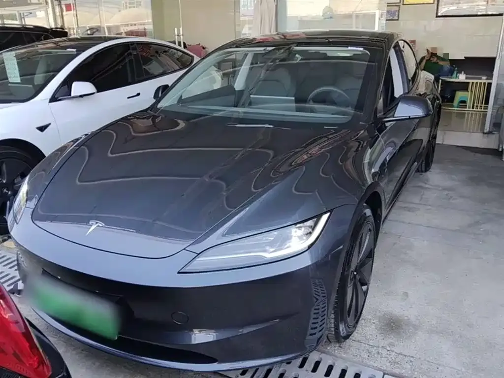 Tesla Model 3 — фото 10