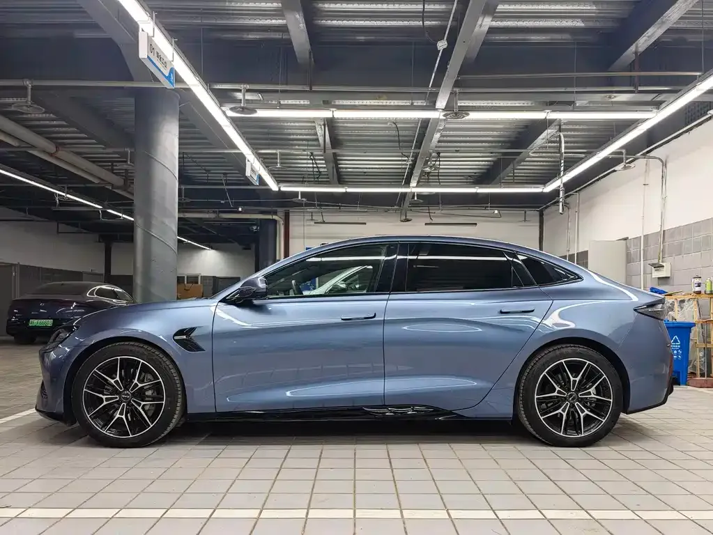 BYD Seal — фото 10