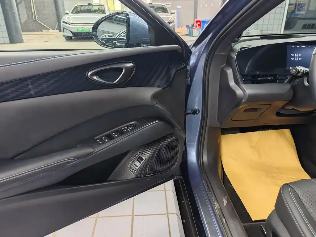 BYD Seal — фото 7