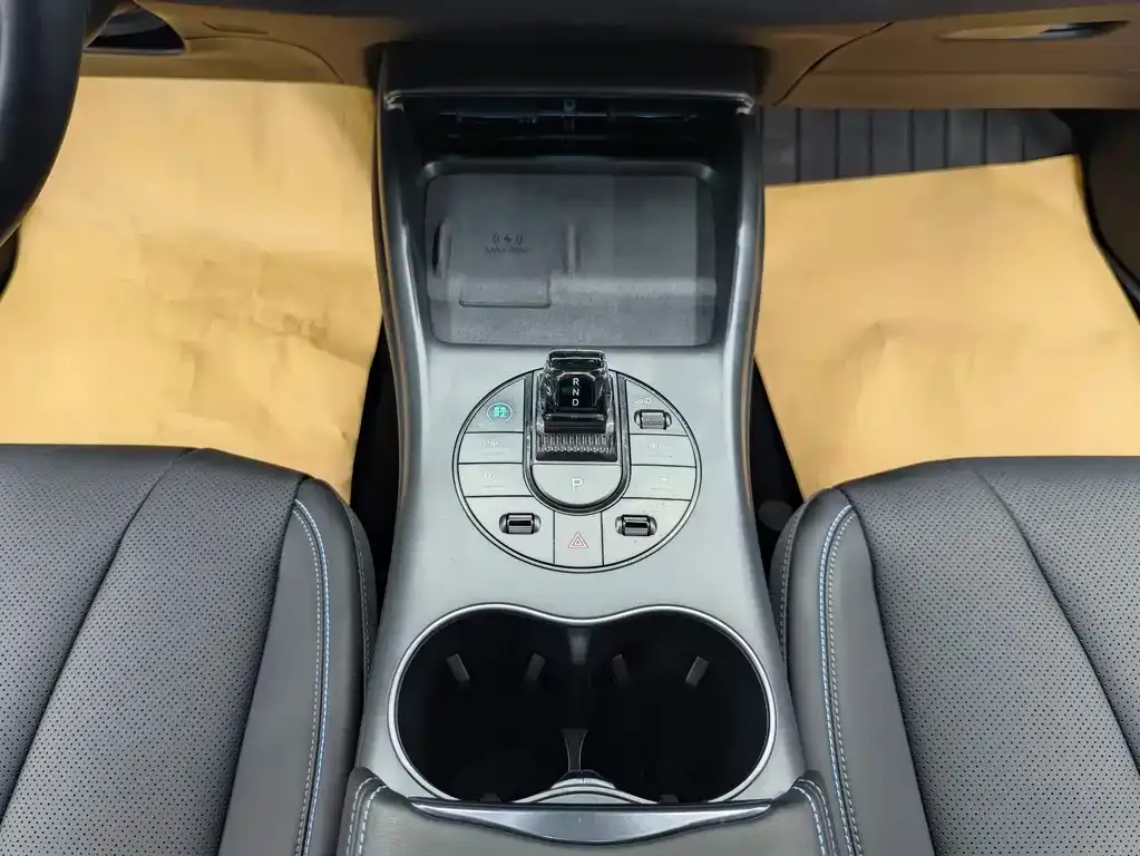 BYD Seal — фото 8