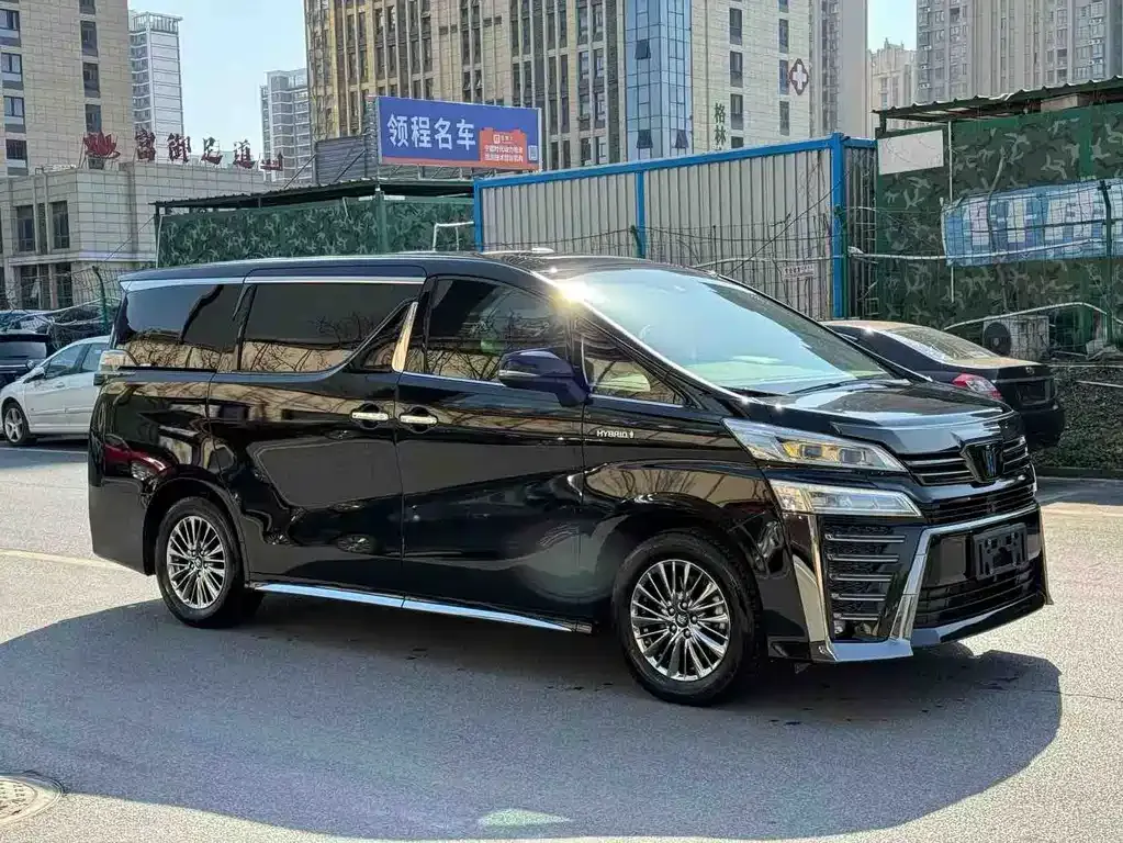 Toyota Vellfire — фото 4