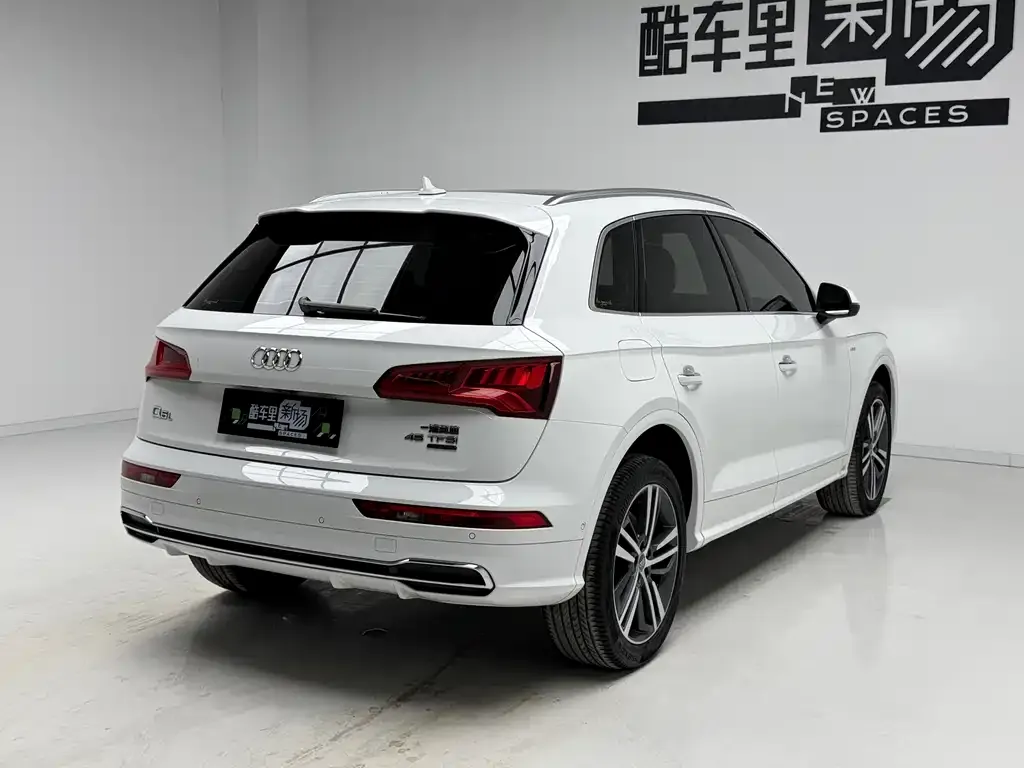 Audi Q5L — фото 4