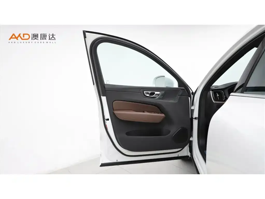 Volvo XC60 PHEV 2024 из CN, фото 6
