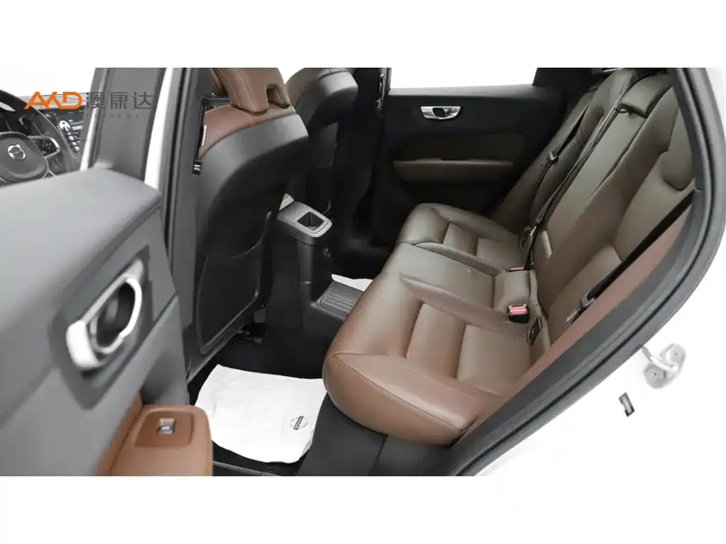Volvo XC60 PHEV 2024 из CN, фото 4