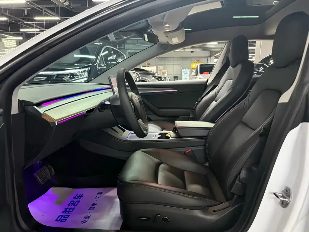 Tesla Model 3 — фото 4