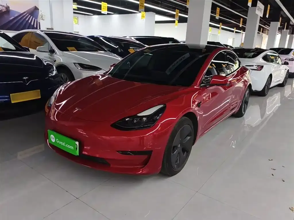 Tesla Model 3 — фото 1