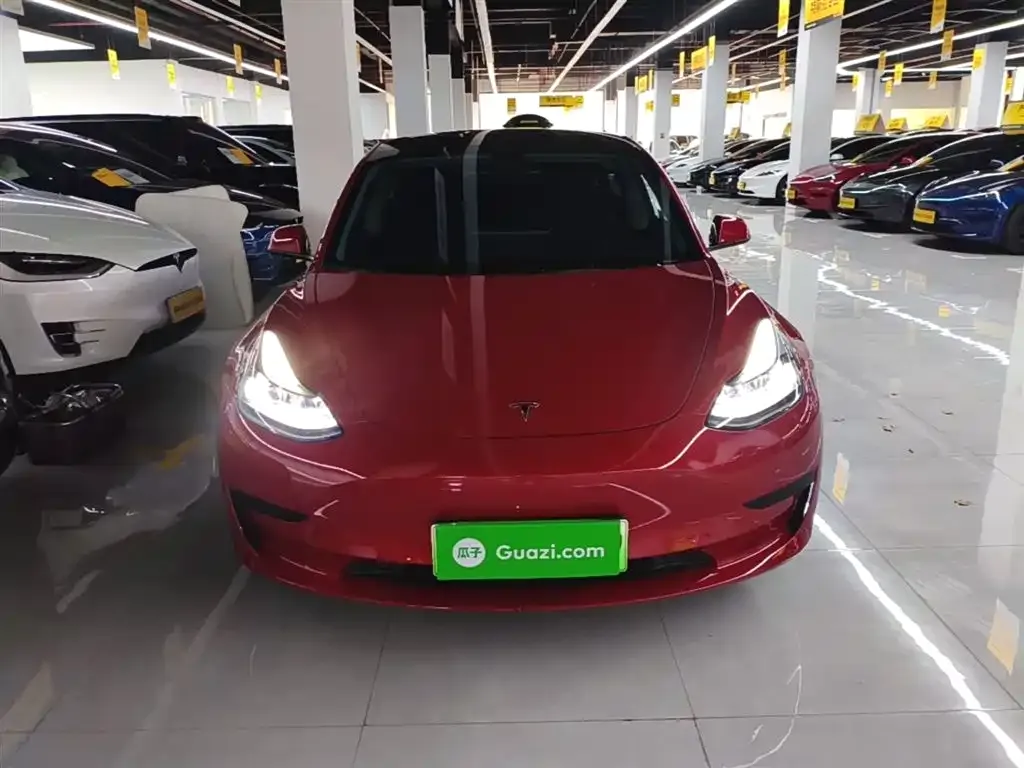 Tesla Model 3 — фото 10