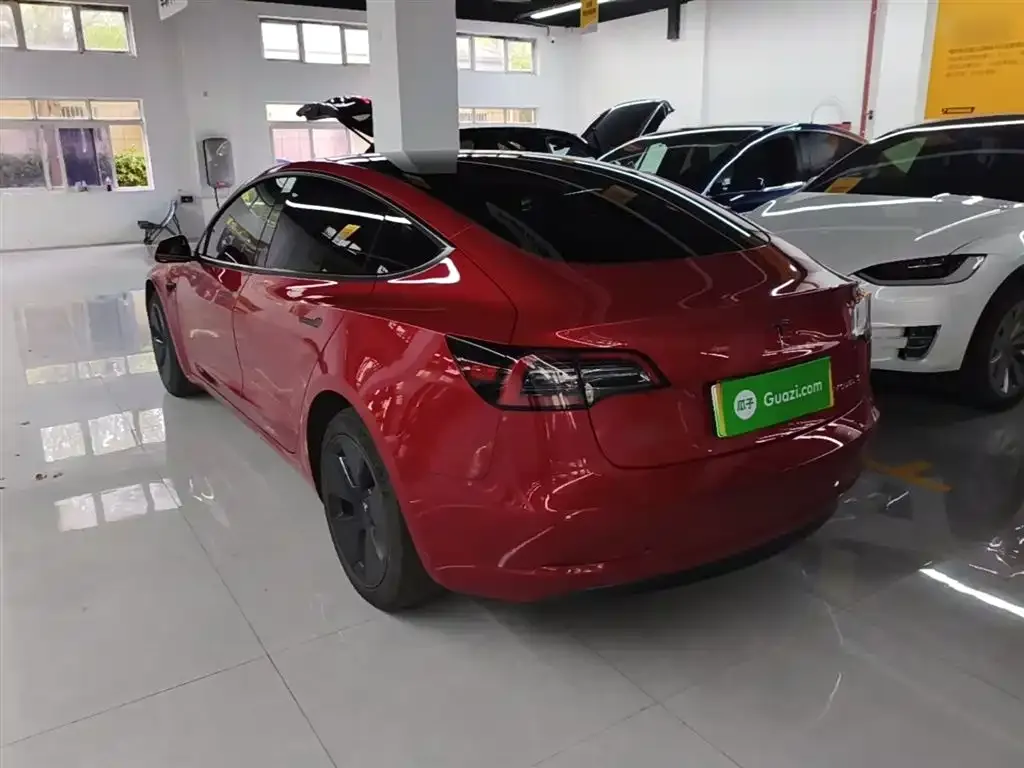 Tesla Model 3 — фото 5