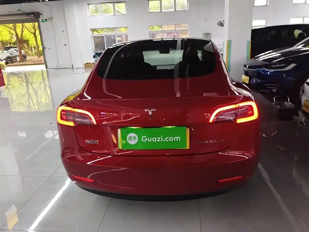 Tesla Model 3 — фото 8