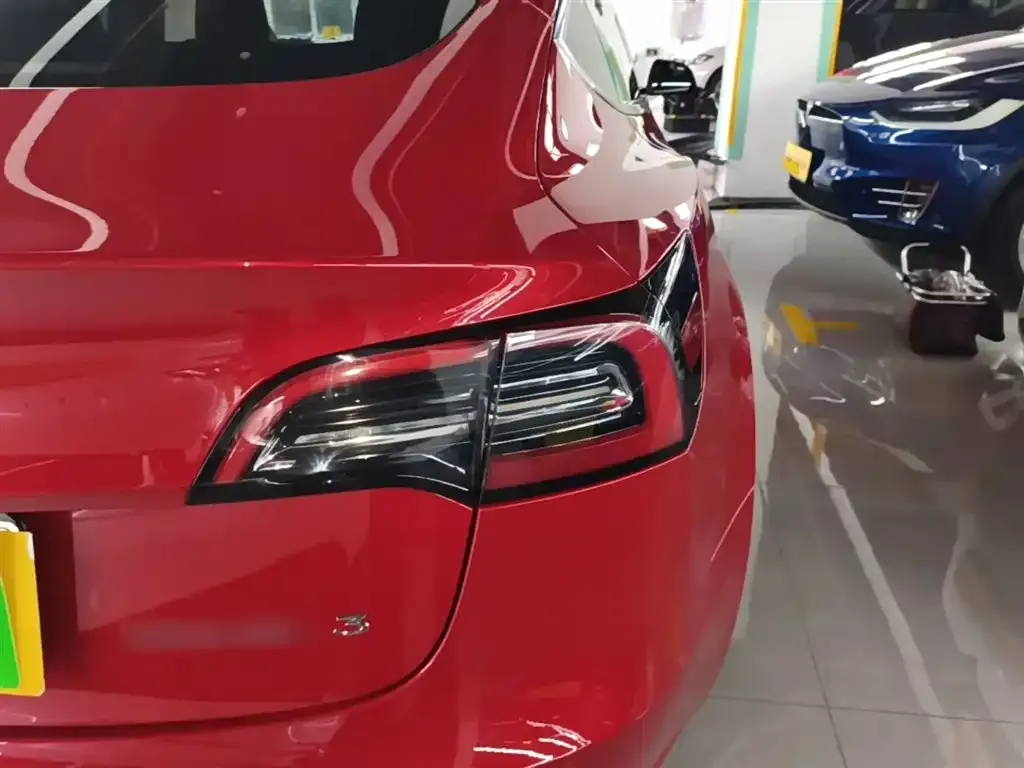 Tesla Model 3 — фото 4
