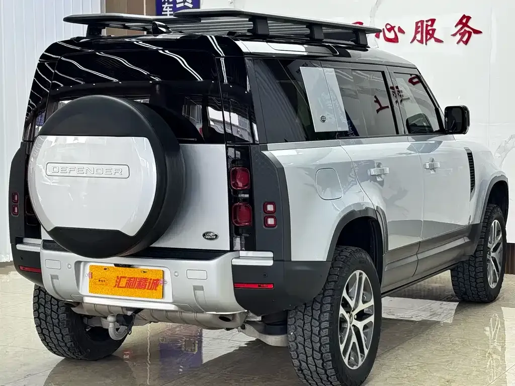Land Rover Defender — фото 10