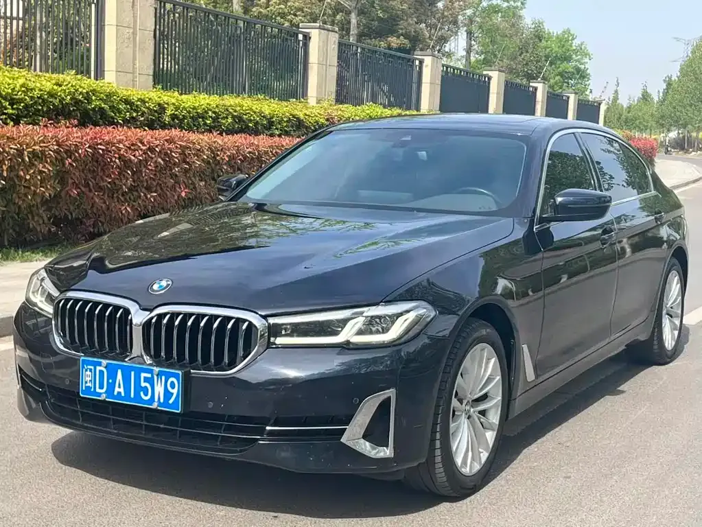 BMW 5 Series — фото 1