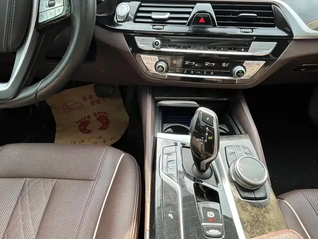 BMW 5 Series — фото 10