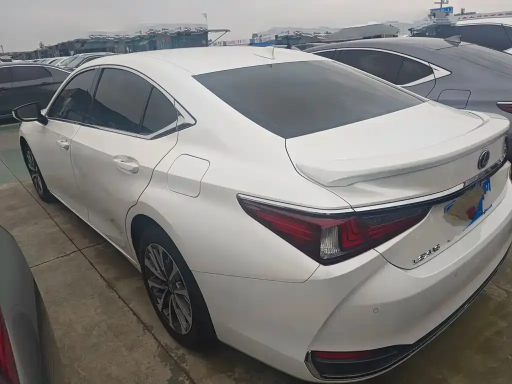 Lexus ES 2023 из CN, фото 8