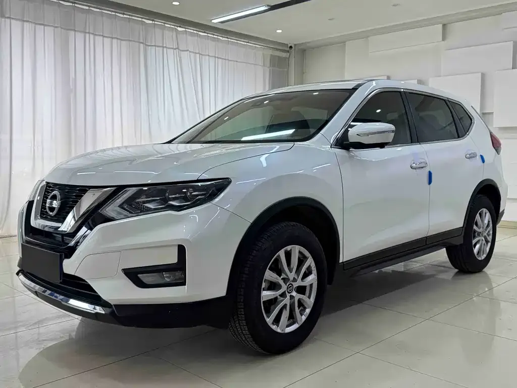 Nissan X-Trail — фото 1