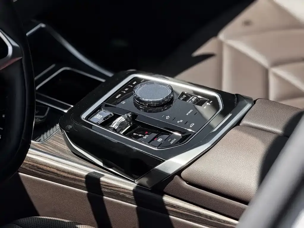 BMW 7 Series 2024 из CN, фото 5