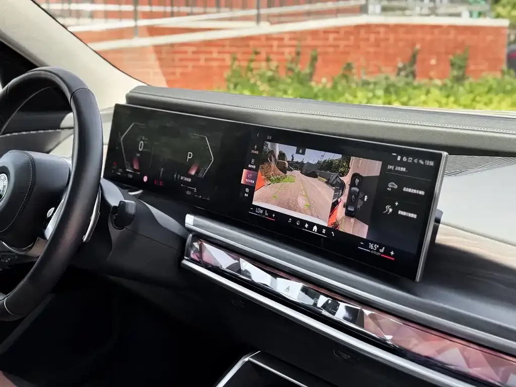 BMW 7 Series 2024 из CN, фото 10