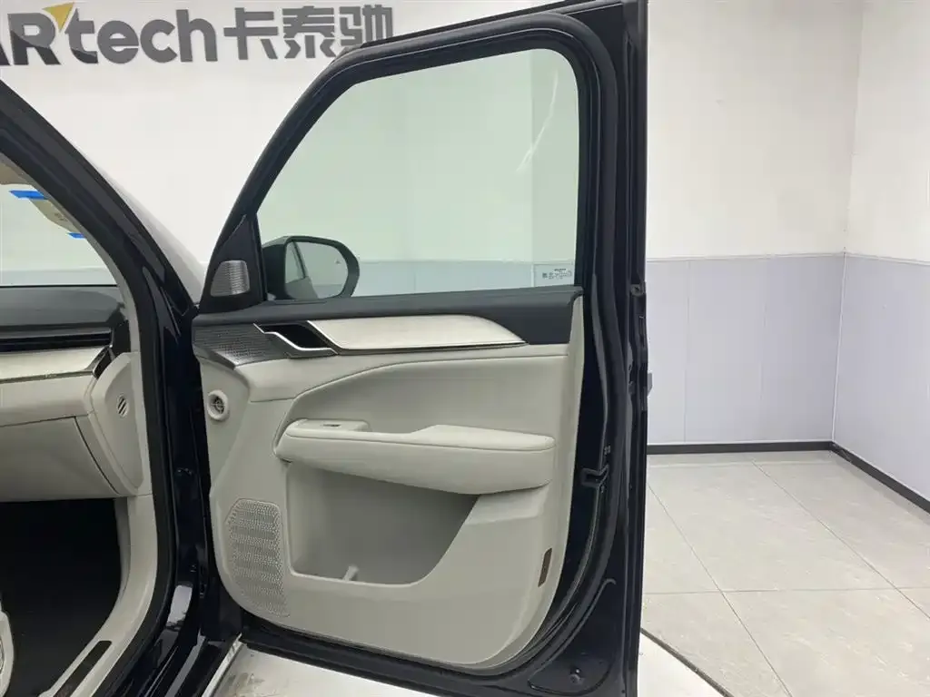 Volvo EM90 2026 из CN, фото 2