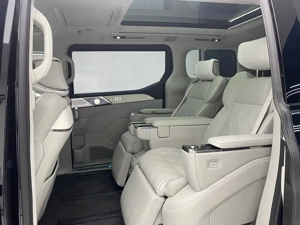 Volvo EM90 2026 из CN, фото 6