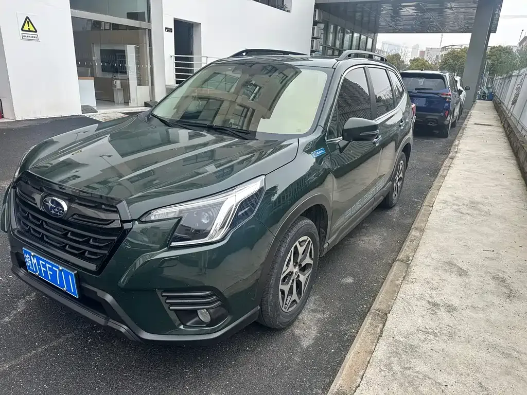 Subaru Forester — фото 1