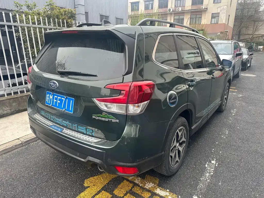 Subaru Forester — фото 4