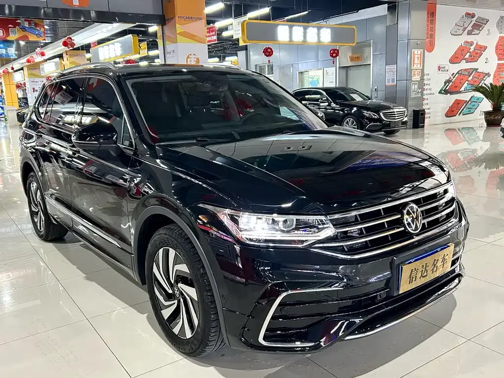 Volkswagen Tiguan L — фото 9