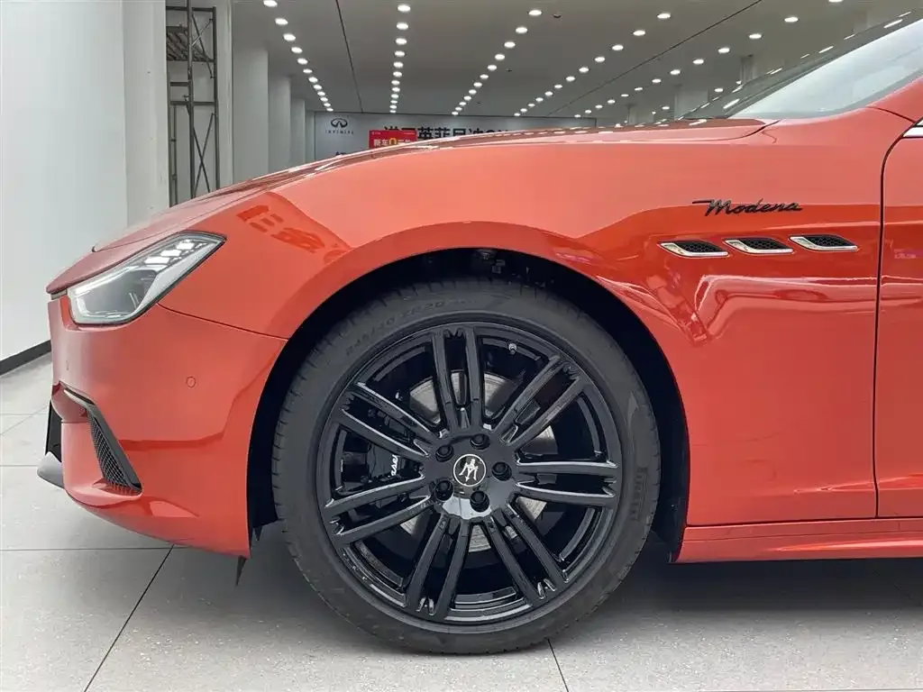 Maserati Ghibli — фото 9
