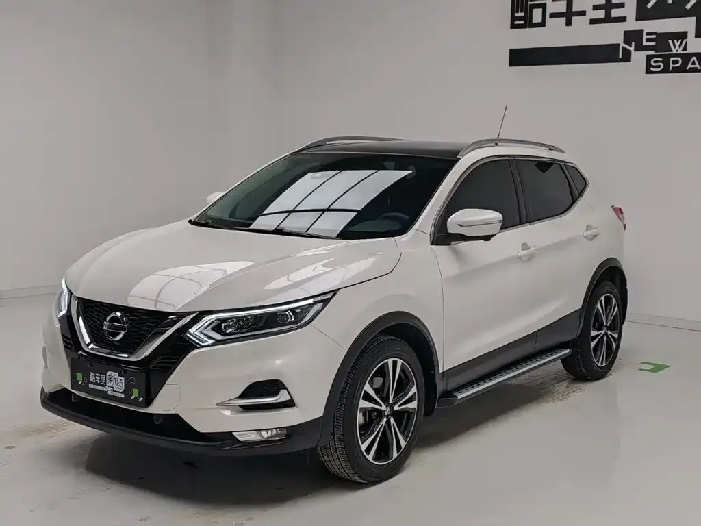 Nissan Qashqai — фото 1