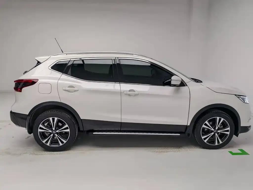 Nissan Qashqai — фото 2