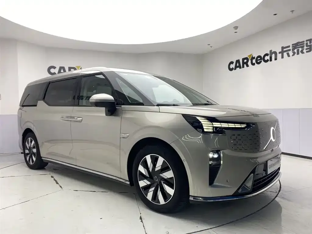 Volvo EM90 2026 из CN, фото 9