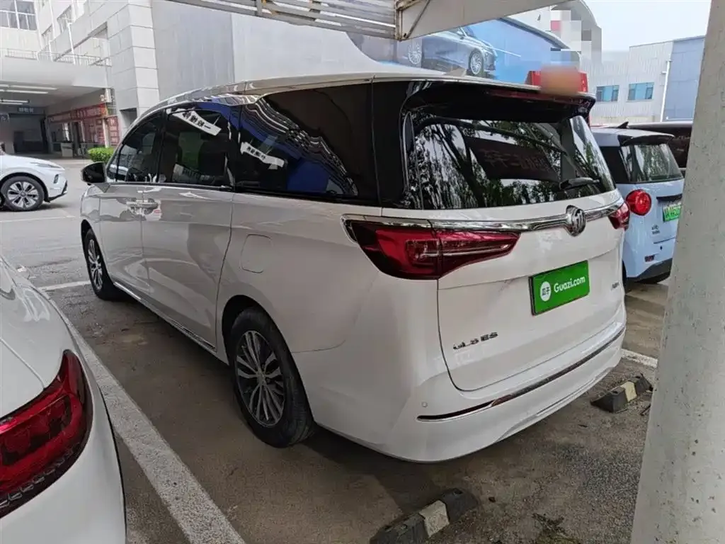Buick GL8 2023 из CN, фото 9