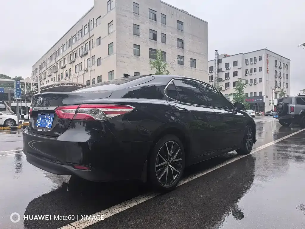 Toyota Camry — фото 4