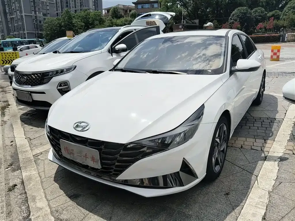 Hyundai Elantra — фото 9