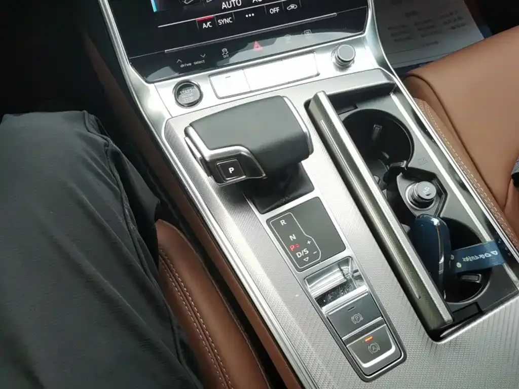 Audi A6L 2023 из CN, фото 7
