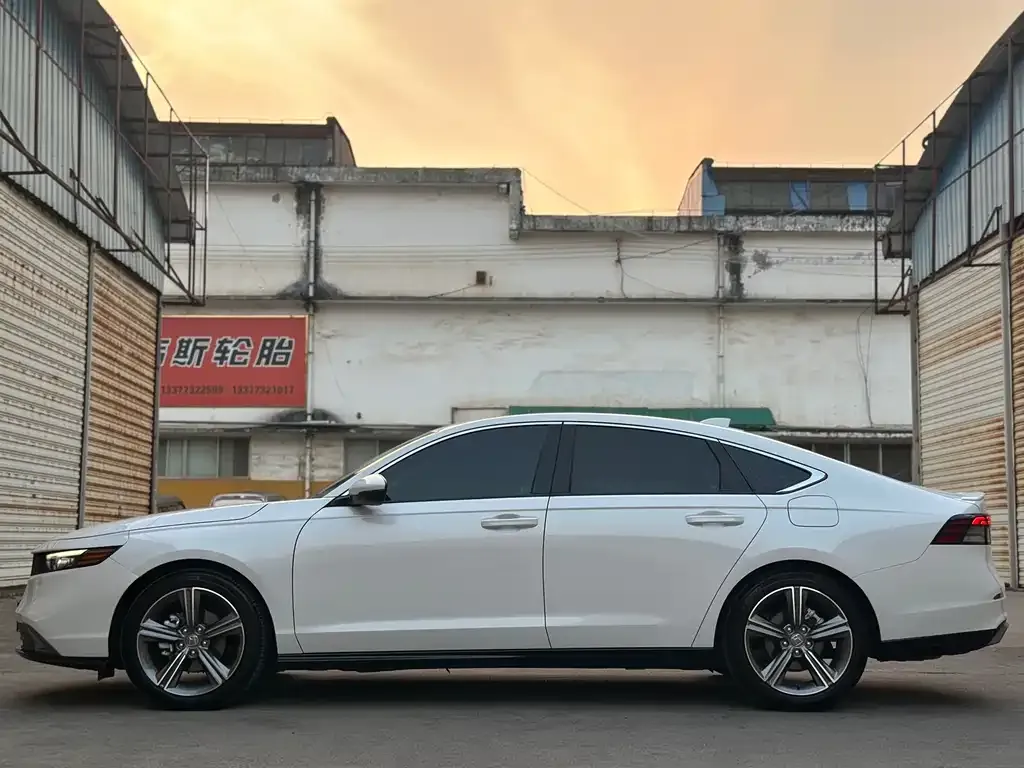 Honda Accord — фото 2