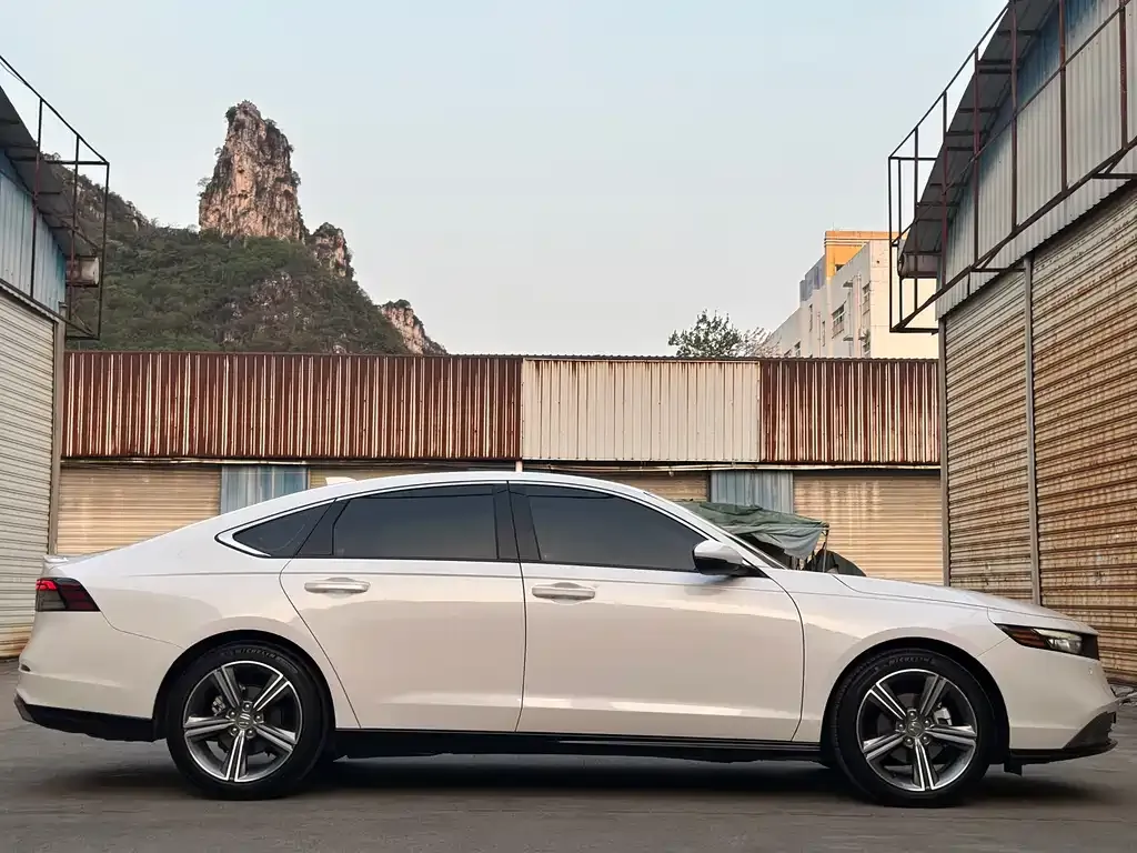 Honda Accord — фото 4