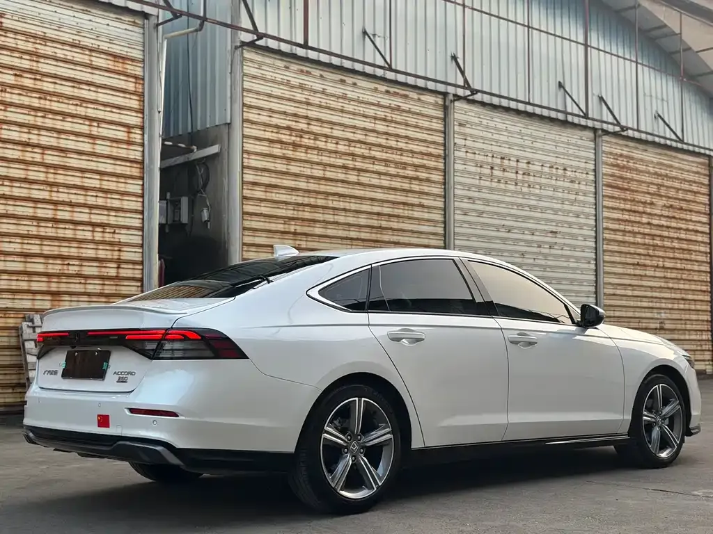 Honda Accord — фото 6