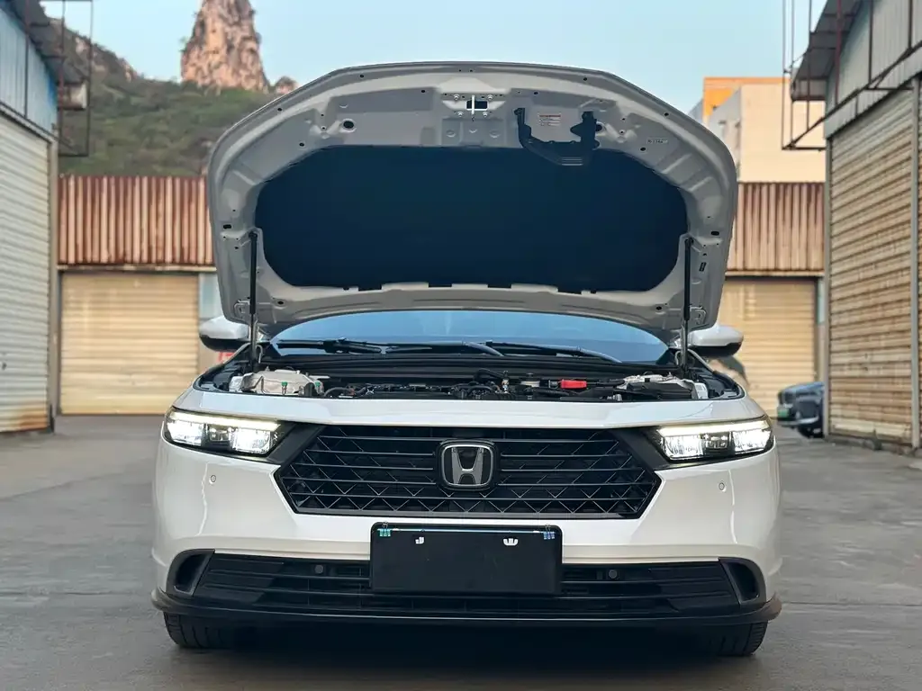 Honda Accord — фото 10