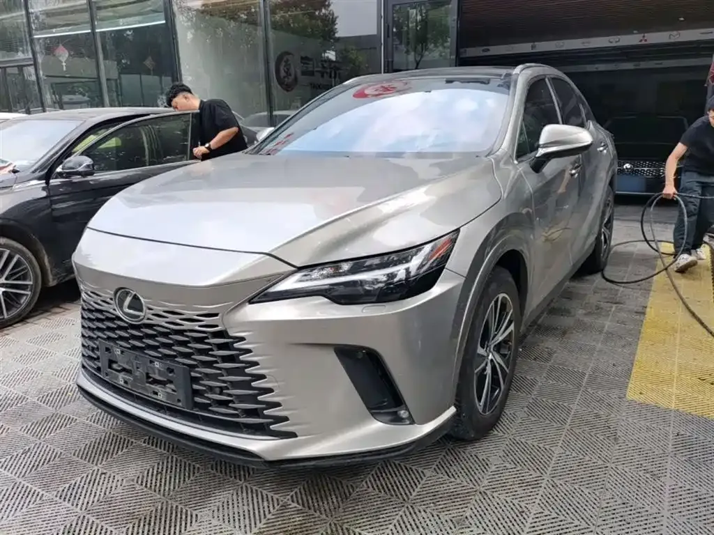 Lexus RX — фото 1