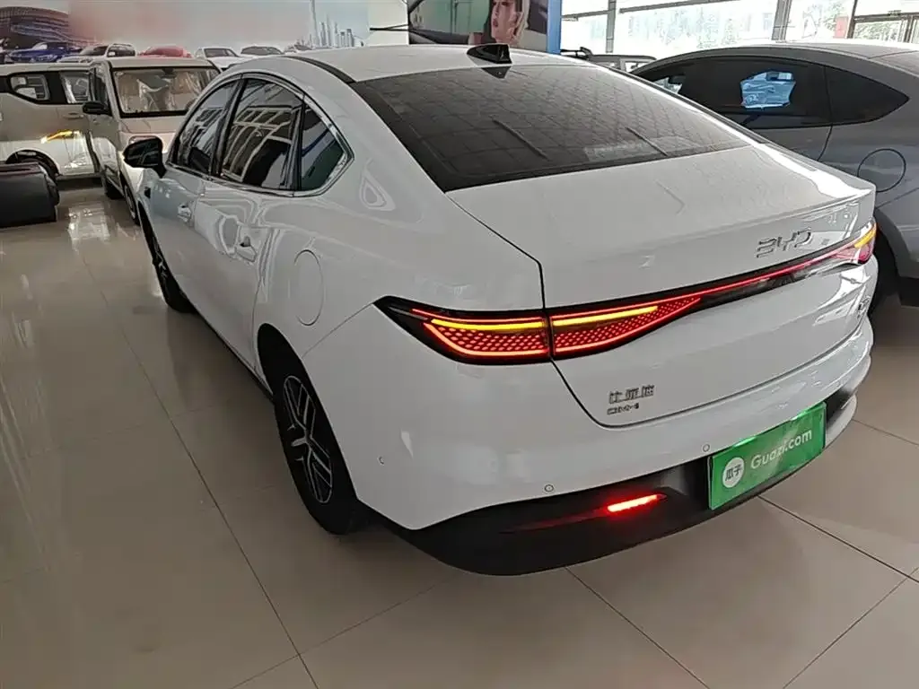 BYD Seal 05 DM-i — фото 8