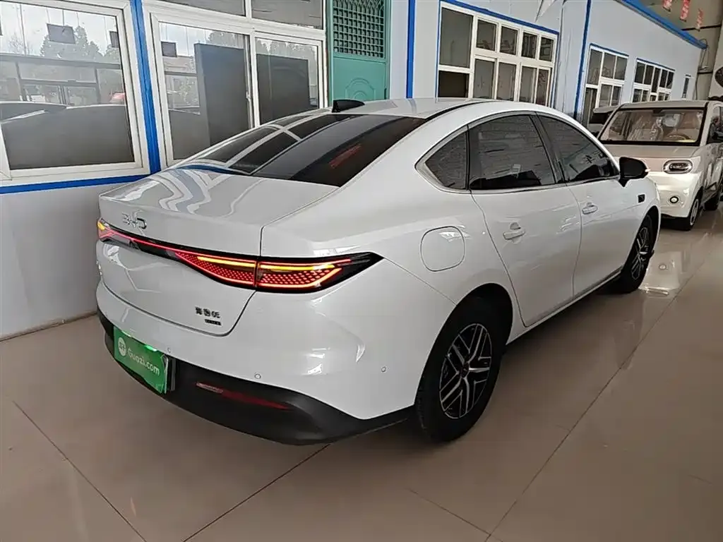 BYD Seal 05 DM-i — фото 10
